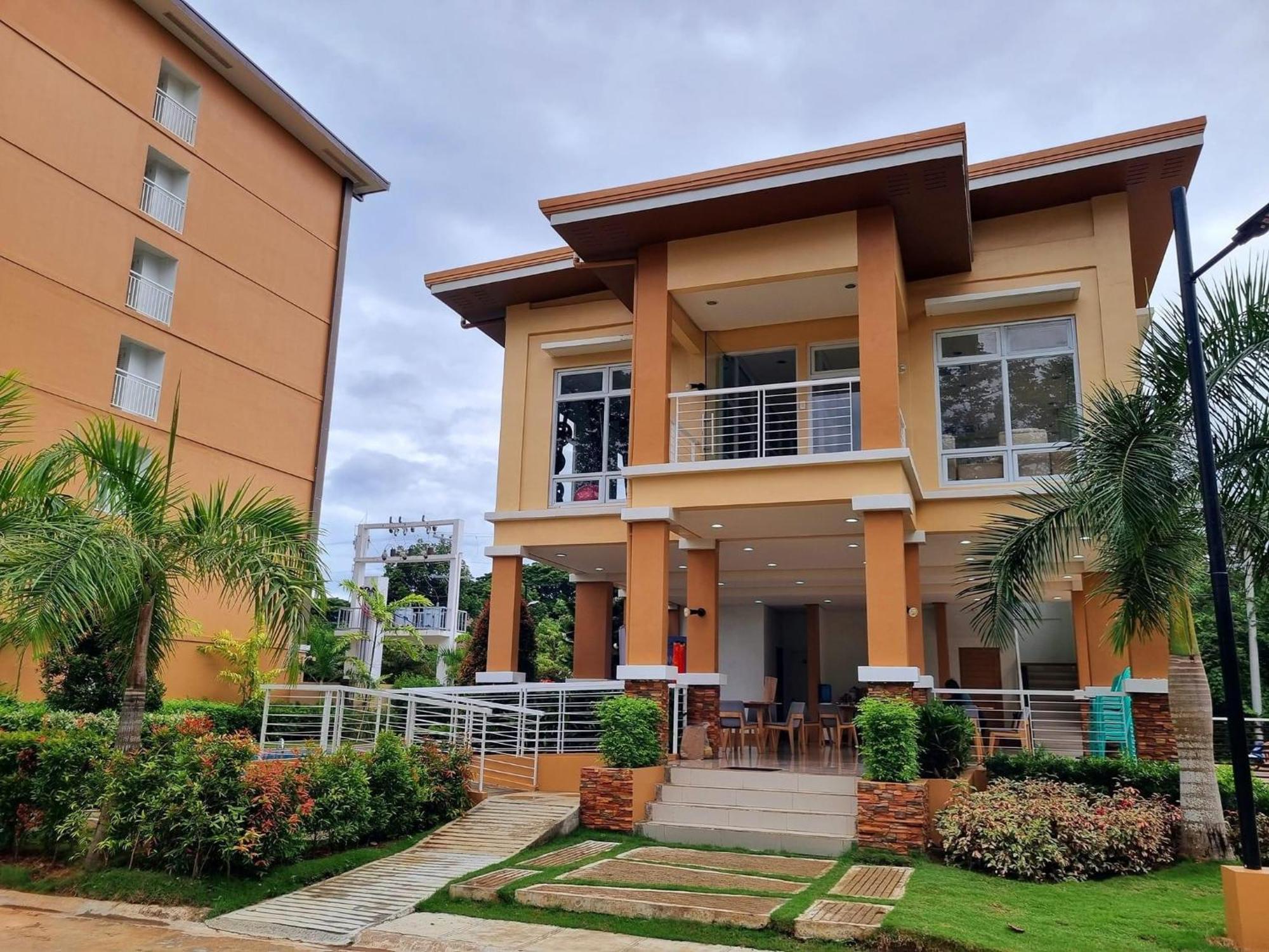 Condo In Camella Manors In Puerto Princesa Buitenkant foto